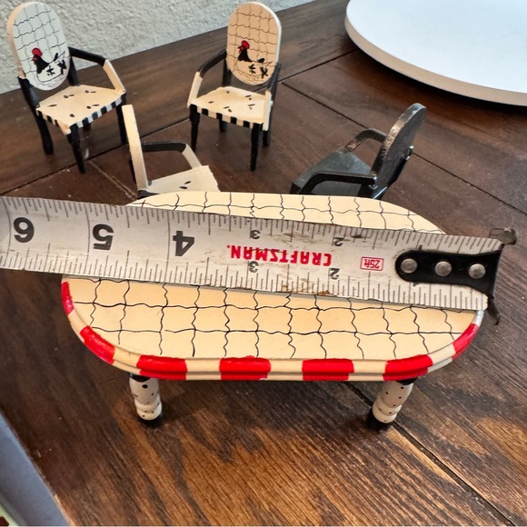 Vintage dollhouse furniture chicken hand painted table and chairs - Picture 7 of 9